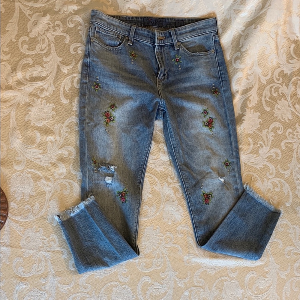 Lucky Brand Ava Crop Blue Ankle Embroidered Jeans with Distressed Details